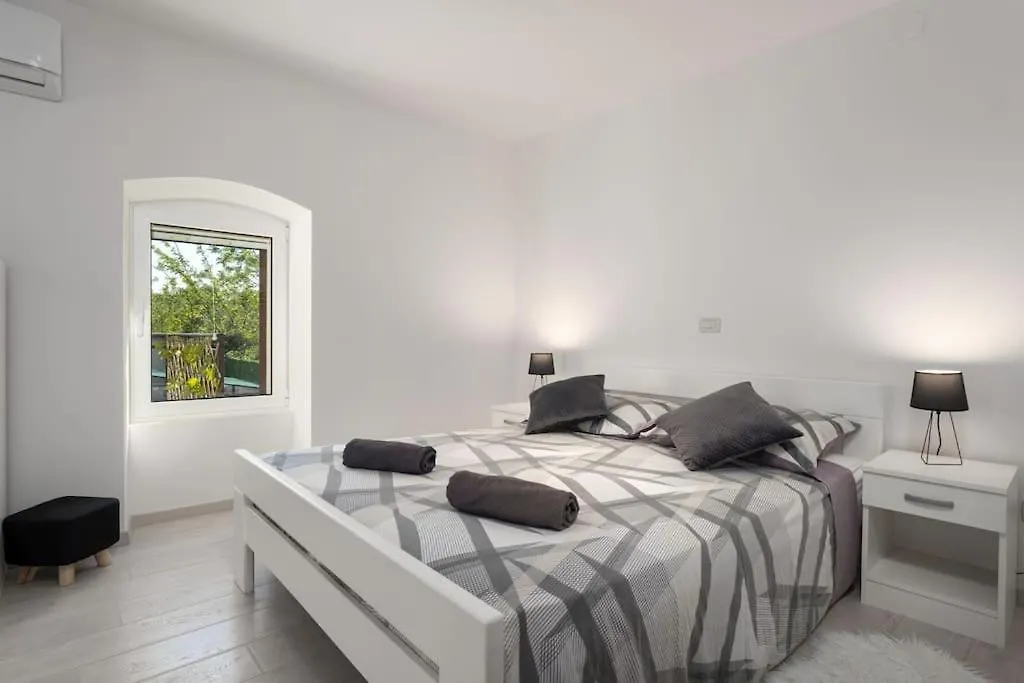 Casa Romito Villa Kastelir 0*,  Croatia