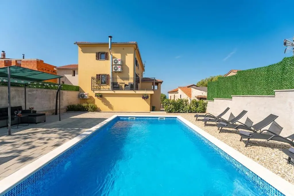 Casa Romito Villa Kastelir 0*,